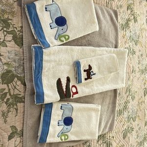 Super Cute Brand New Pottery Barn Kids Towels. Bath, (2) Hand, Wash cloth